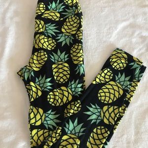Pineapple leggings!!